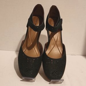 *Brand New, Easy Spirit mary jane style pump size 11.